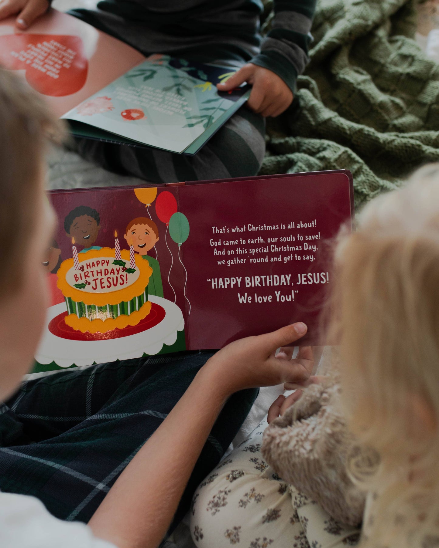 The Daily Grace Co - What is Christmas All About? Children's Touch-And-Feel Board Book